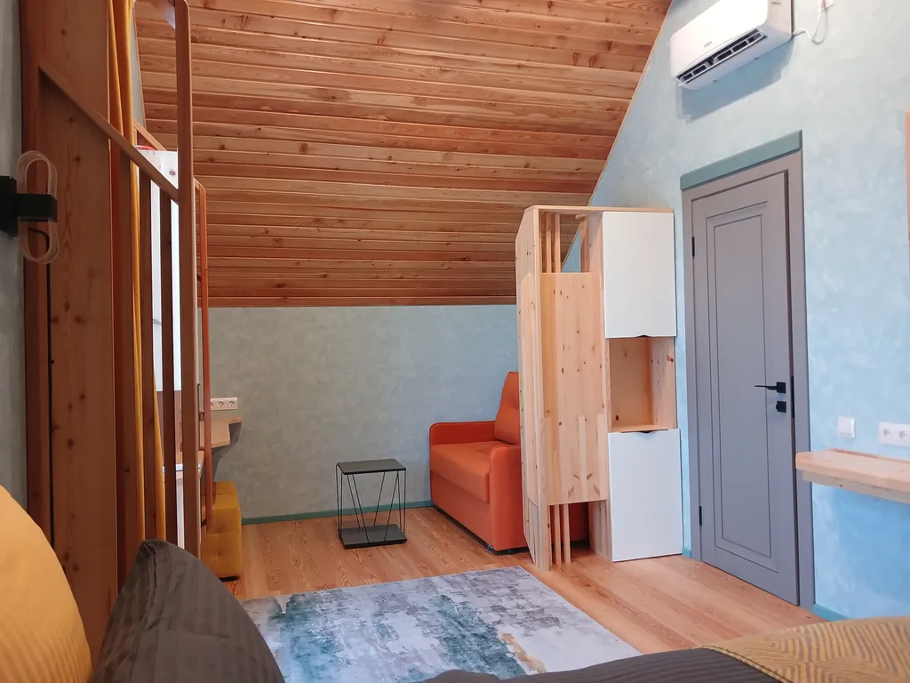 Дом с бассейном