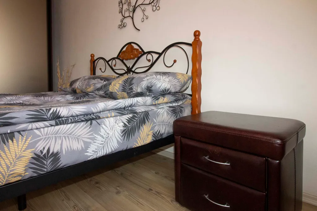 Красивая большая двухкомнатная квартира в микрорайоне Красный Камень