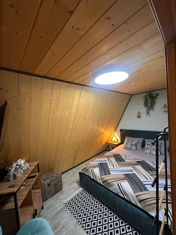 Шале у озера