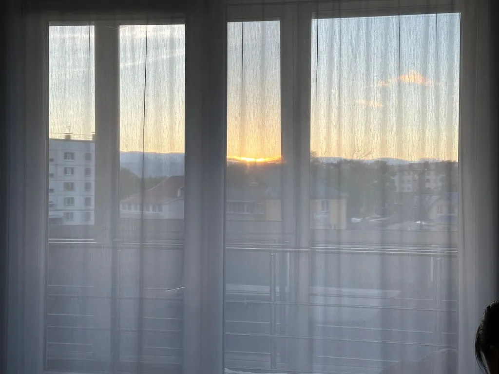 Комфортная квартира в новом доме с видом на закат