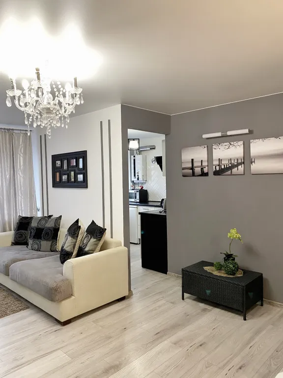 Уютная квартира в самом центре с видом на главную площадь города — аренда посуточно в Гродно