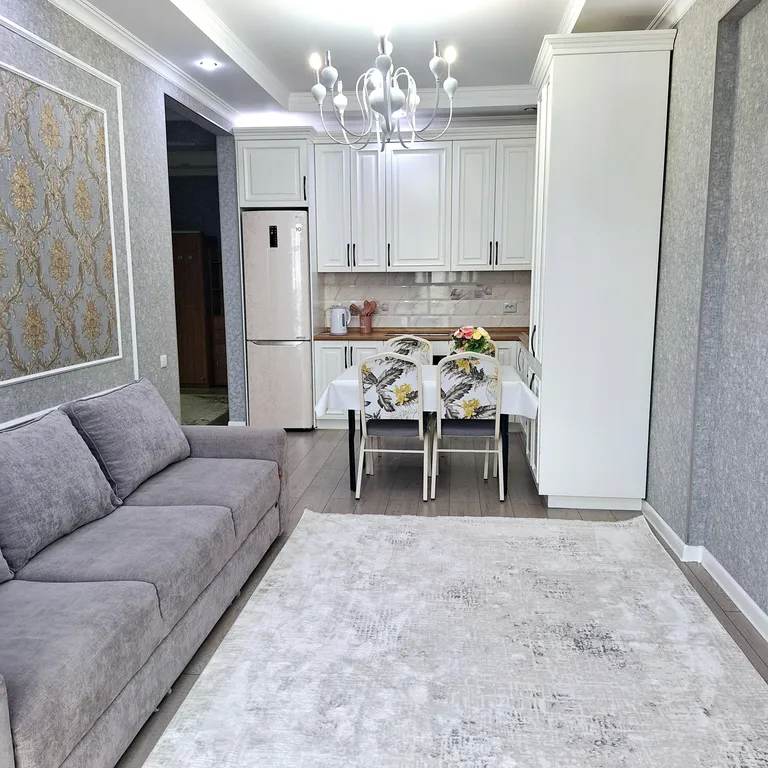 Апартаменты в центре с видом на город и горы