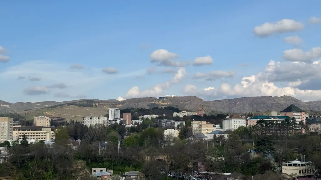Видовая квартира-студия в центре Кисловодска