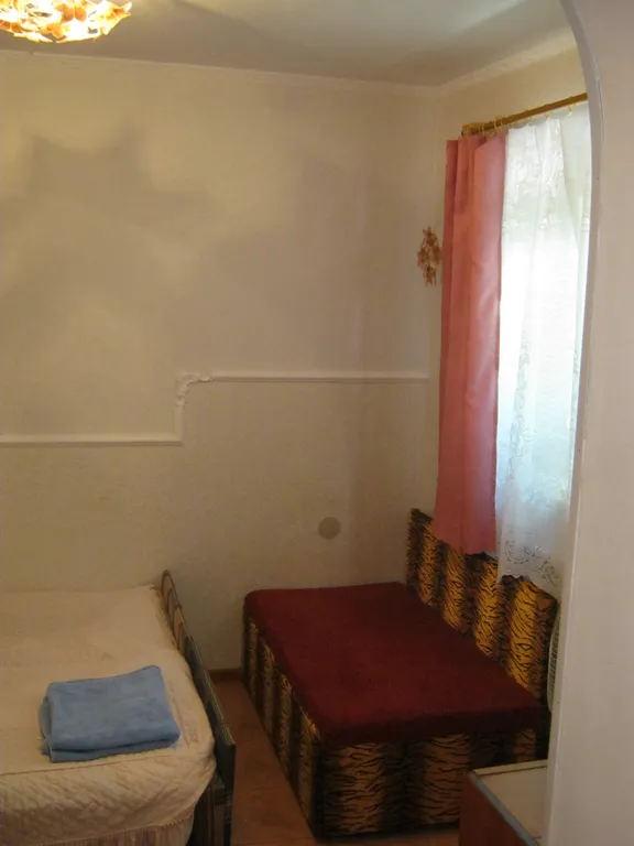 Коттедж с беседкой