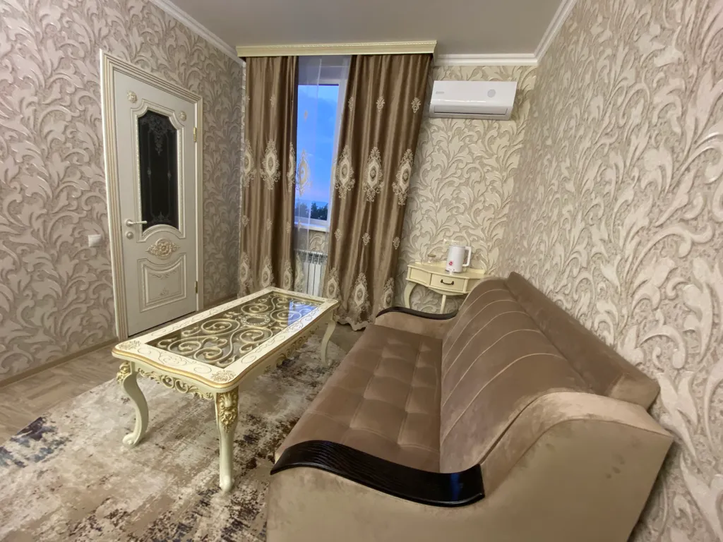 Уютная комната-студия у самого моря с бассейном, террасой и мангалом