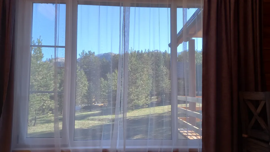 Кедровый коттедж в живописном месте Чемала