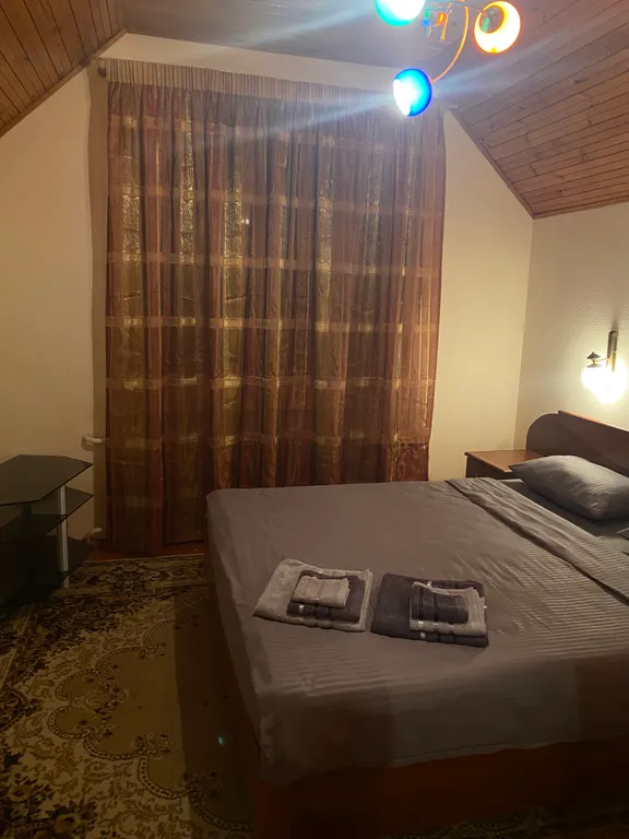 Дом на берегу реки