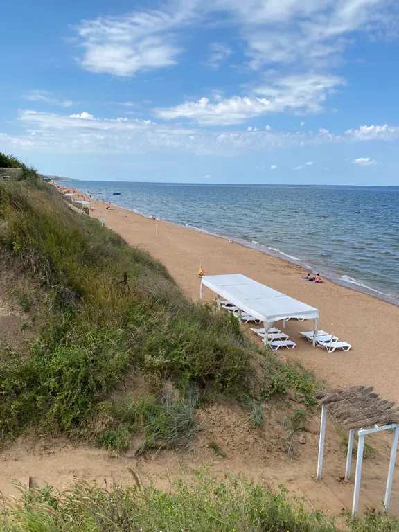 Коттедж Апартаменты с видом на море Комната 35 кв.м, кухня-веранда 18 кв.м. — Кучугуры