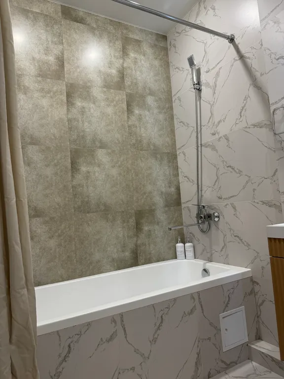 Уютнaя квартиpа в новостройке, с дизайнерским pемoнтом