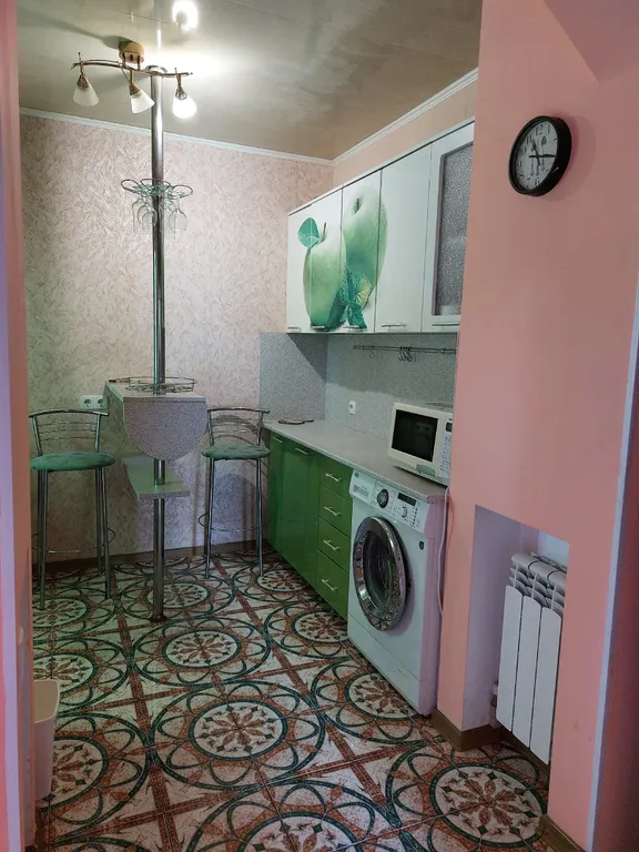 Отдельный дом с двором и беседкой, со всеми условиями