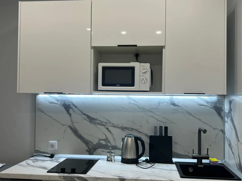 Новая студия с видом на горную реку и лес