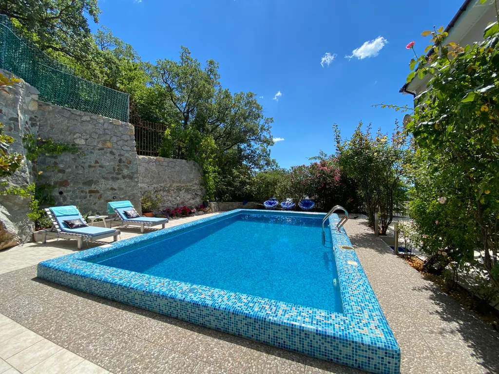 Дом в Гаспре рядом с заповедником возле Солнечной тропы