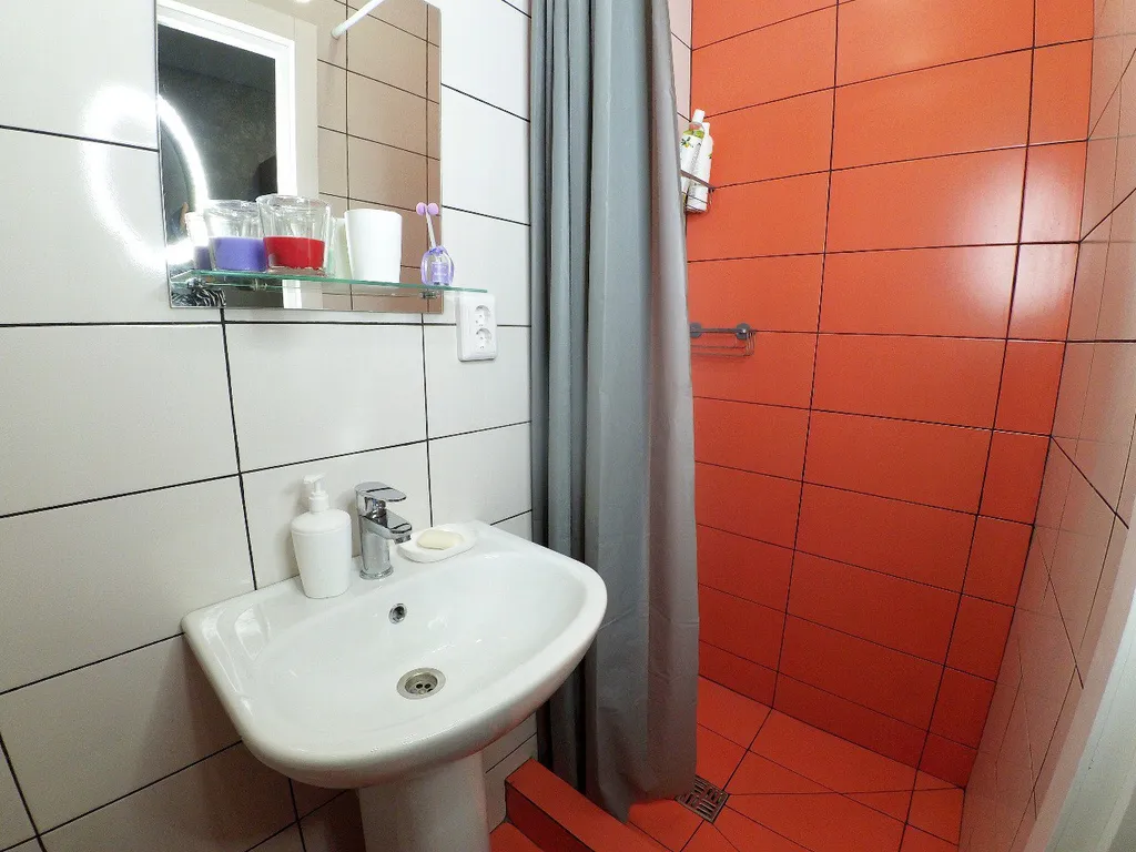 Апартамент Tat House в
 центре города у станции метро