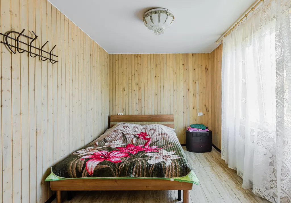 Коттедж с бассейном, баней и 5 спальнями