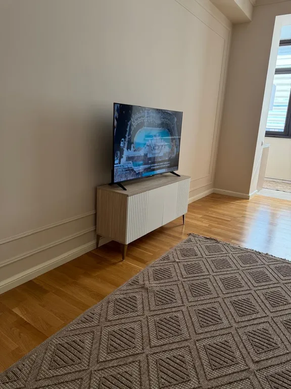 Уютная евродвушка с новым ремонтом на первой береговой линии