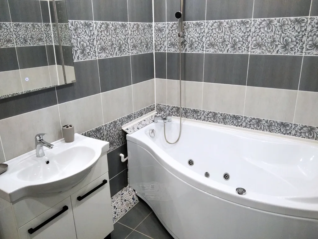 Квартира после ремонта с камином и джакузи