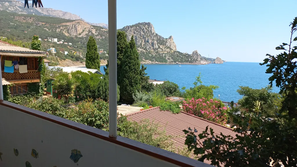 Коттедж Уютный домик у моря, первая линия, 60 метров до моря — Кацивели