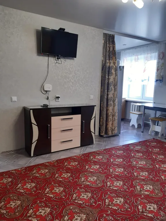 Квартира 3-к. кв. с балкон. и кондиционер. для семейных в центре после ремонта — аренда посуточно в Вольск