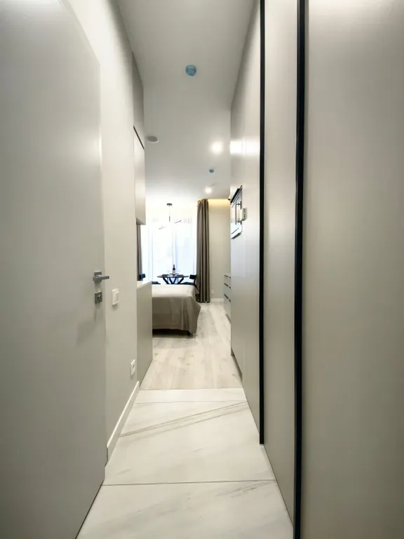 Дизайнерский апартамент с видом на бассейн