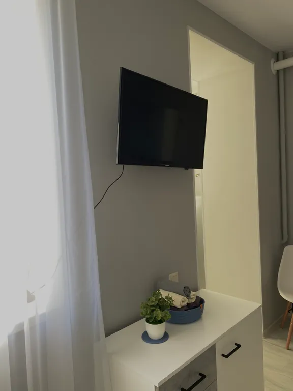 Уютная студия с удобным расположением, парковкой, близко к вокзалу