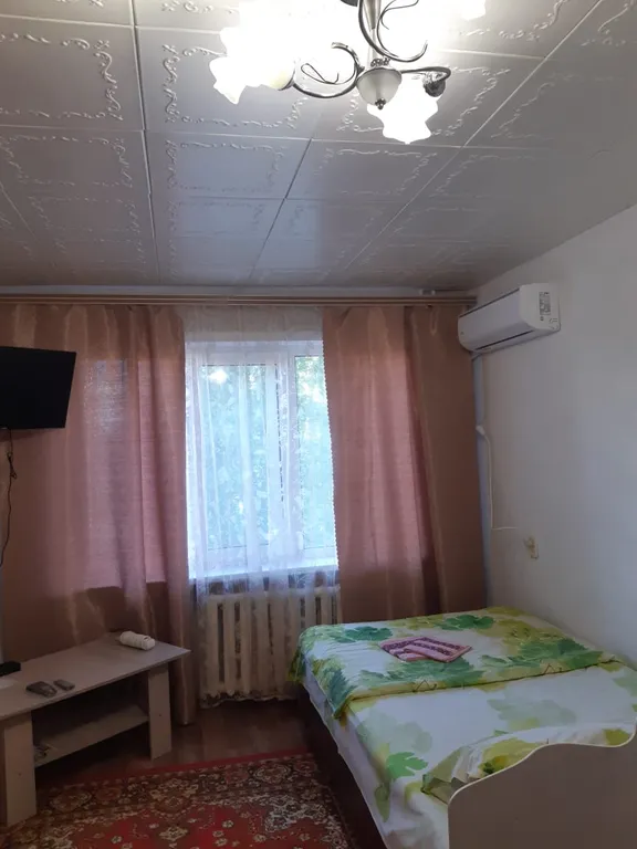 2х комн кв. командированным с балконом, кондиционером у института