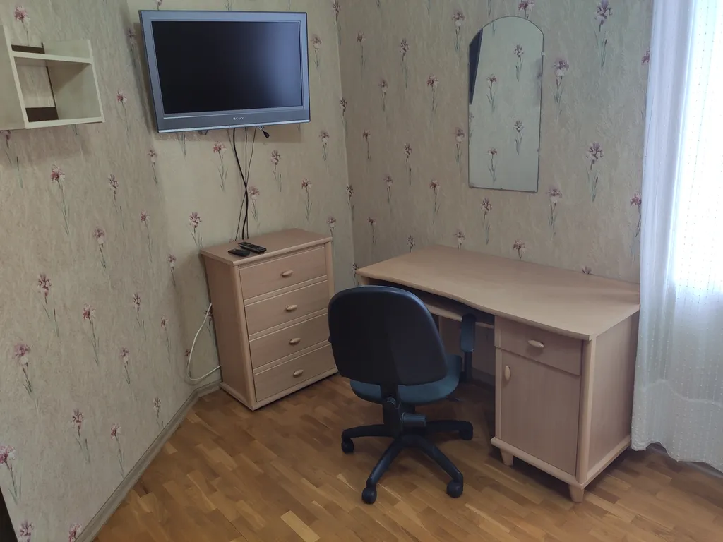 Дом в спальном районе