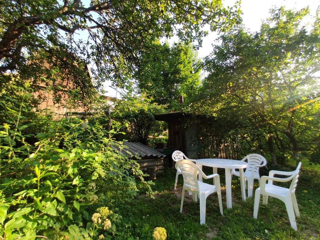 Дом в окружении леса, озёр и рек, около турбазы Алоль