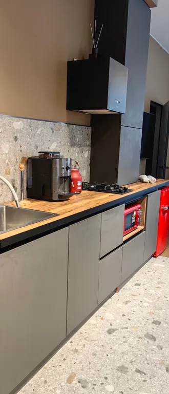 Шикарный коттедж с подогреваемым бассейном, сауной и зоной барбекю