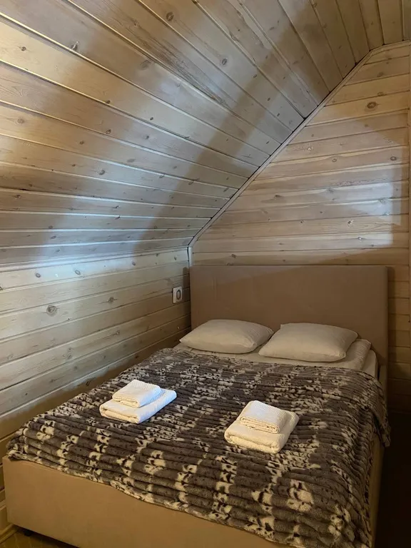 Уютный домик на базе отдыха у реки