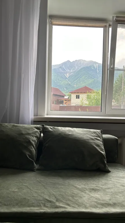 Уютная квартира с видом на Пик любви