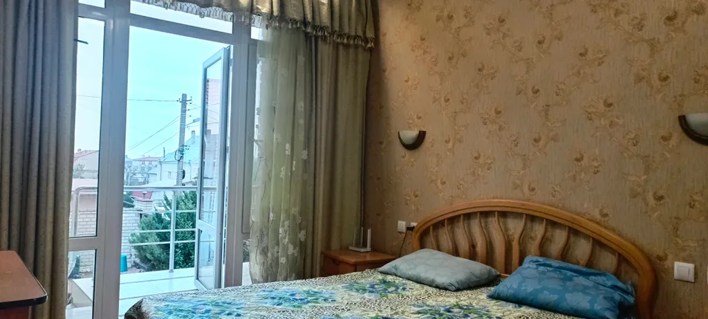 Квартира Желтая комната с отдельным выходом во двор — Геленджик