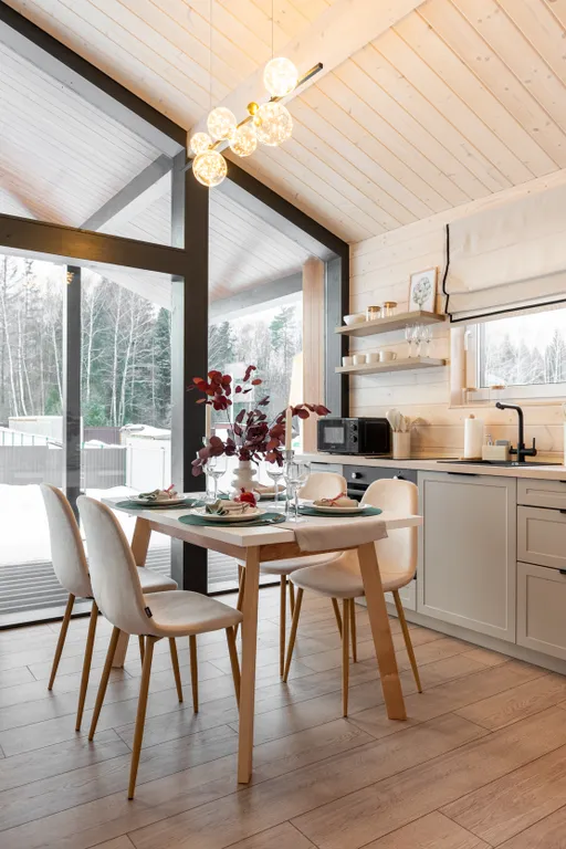 Стильный барнхаус с сауной, камином и панорамой