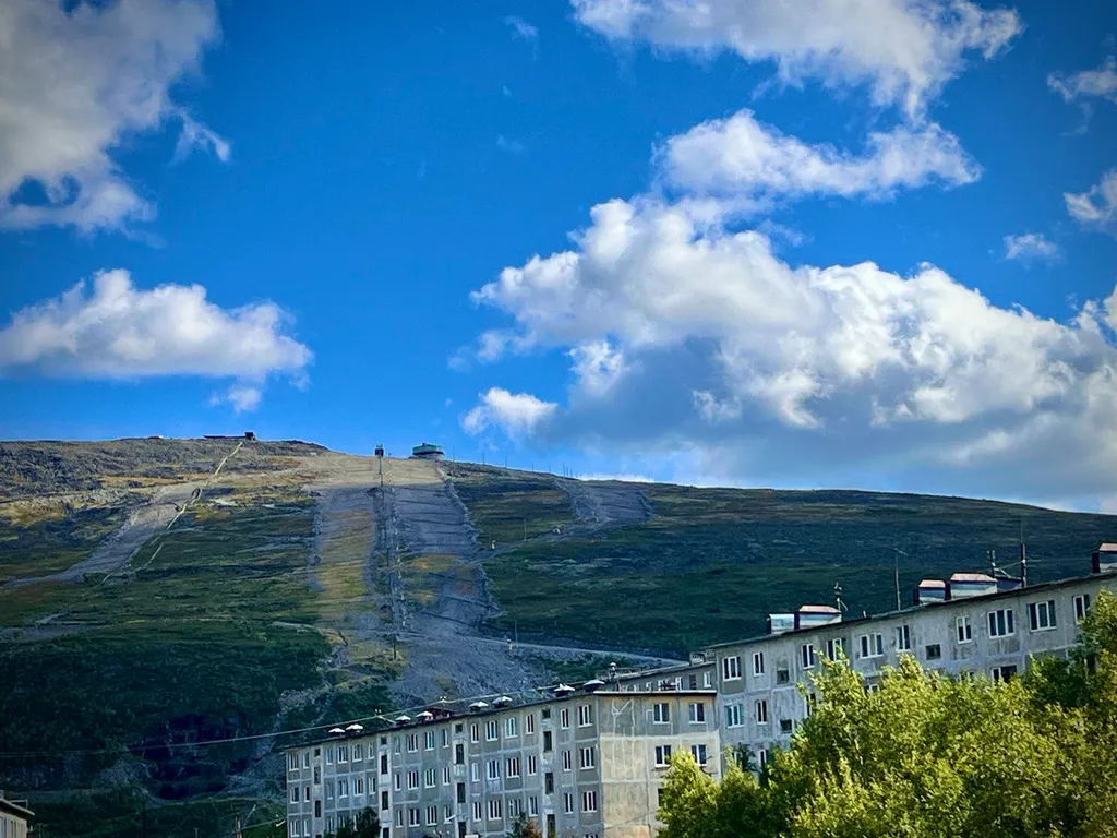 Квартира Добрая и теплая квартира — Кировск