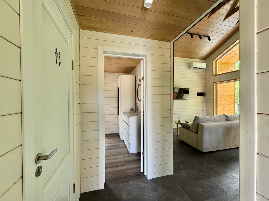 Дом в эко стиле с мангалом и видом на лес