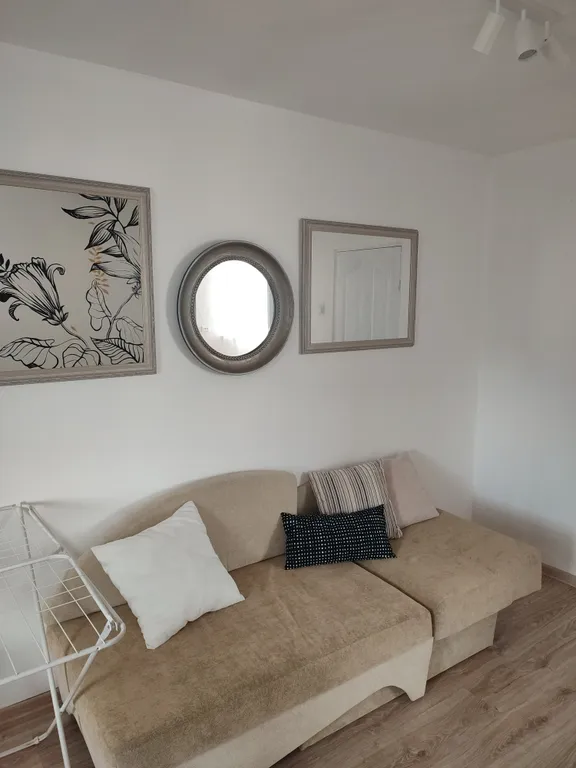 Дом с камином, красивой беседкой  большой территорией недалеко от моря