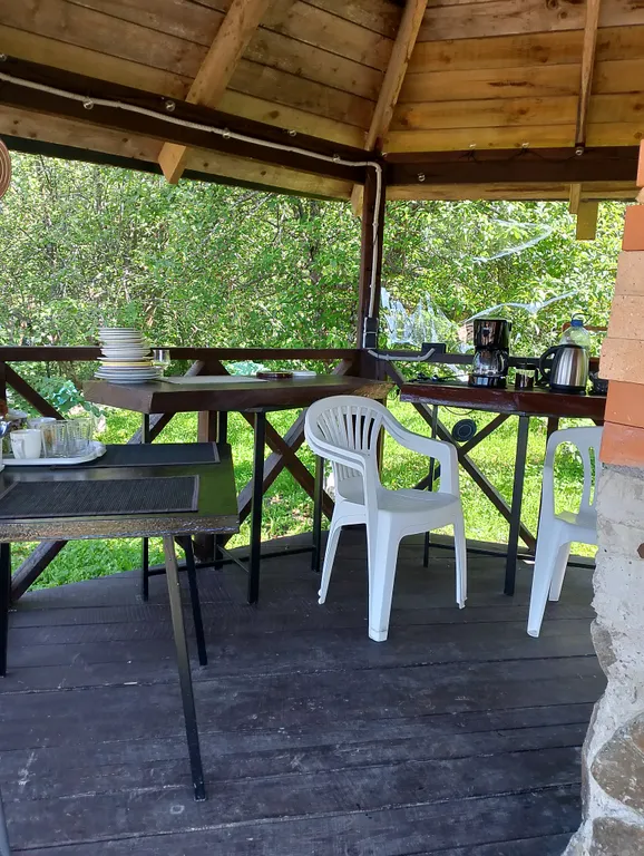 Домик с отдельным входом и красивым видом из окна со всеми удобствами