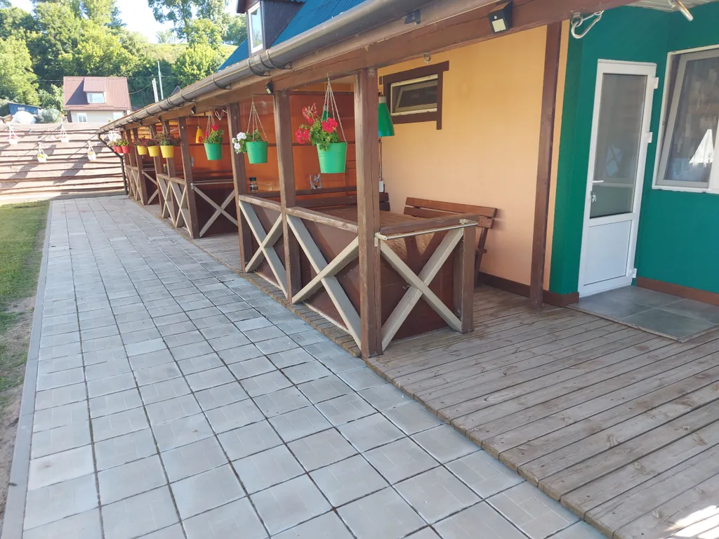 Комфортные домики у озера Дривяты под Замковой горой