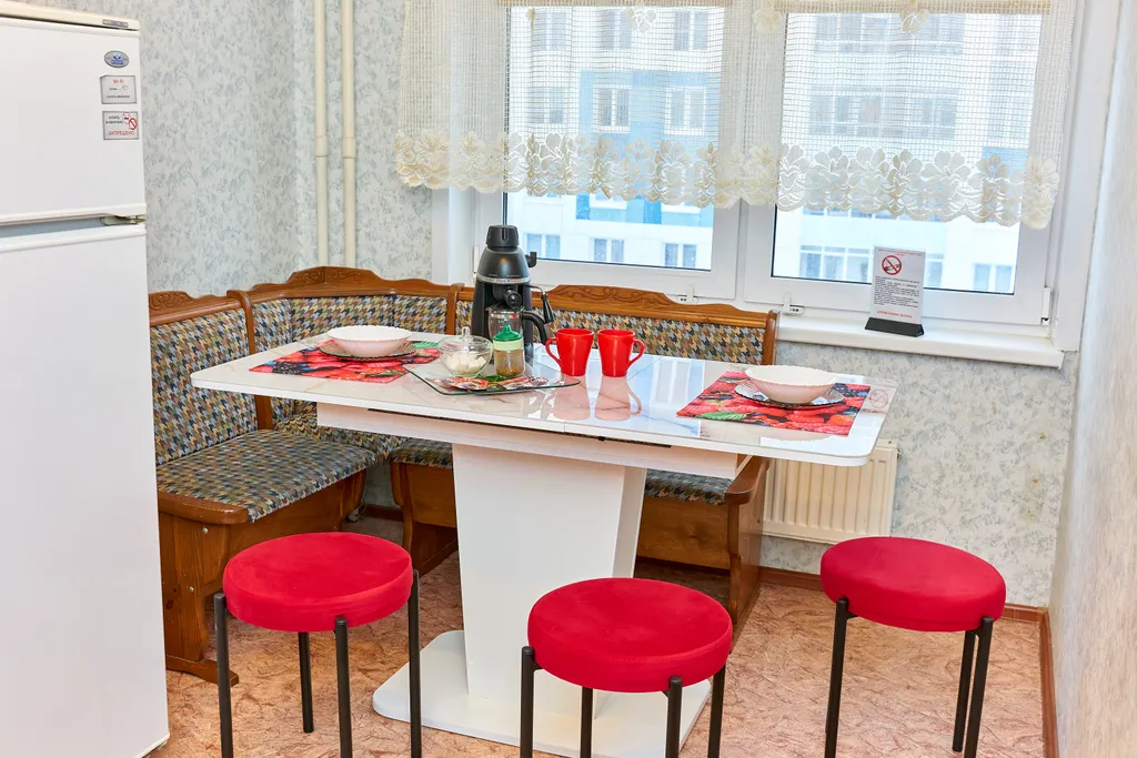 Уютная двухкомнатная квартира с отдельной кухней на 7 человек