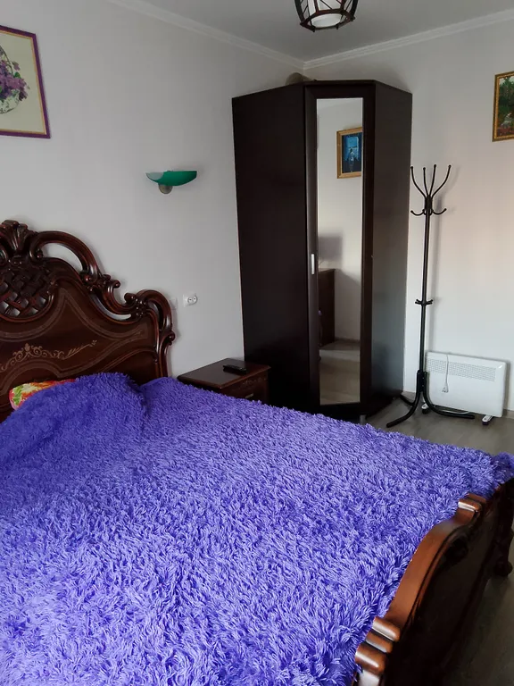 Второй этаж полностью с отдельным входом и крытой парковкой