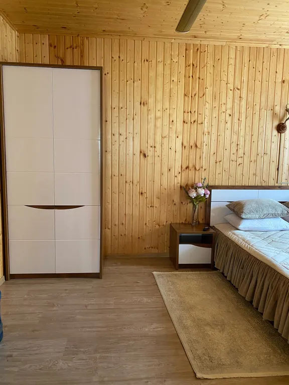 Шале у реки