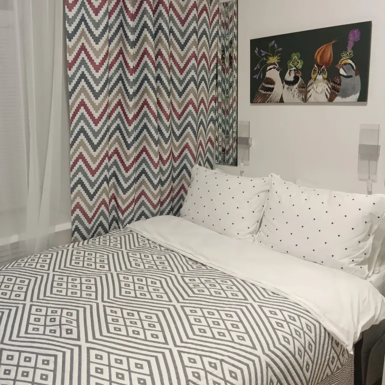 Душевная студия с дизайнерским ремонтом