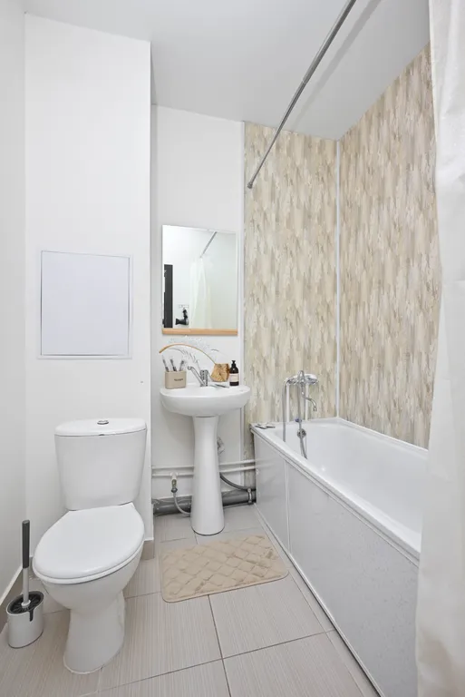 Квартира Квартира Комфортная студия в центре Взлетки с прекрасным видом — Красноярск