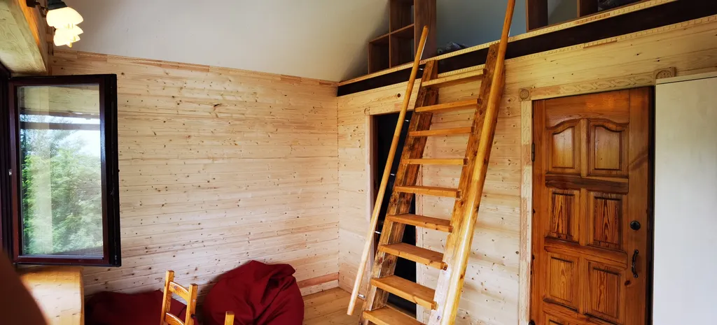 Уютный дом в йога отеле