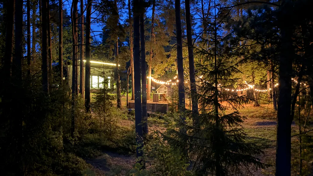 Стильный дом на берегу Ладожского озера с панорамным видом