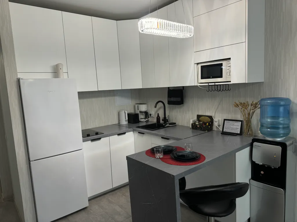 Студия с камином у парка