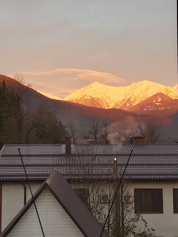 Студия с видом на Горы в центре