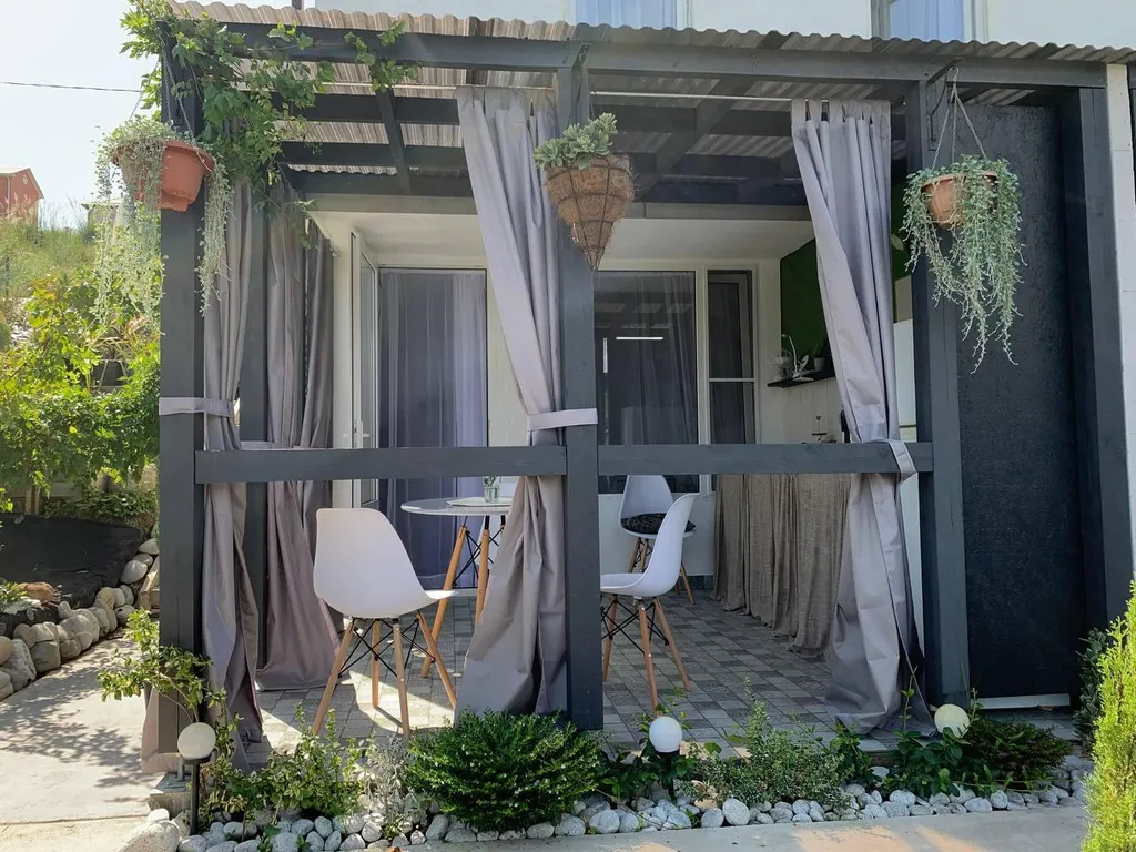 Уютная комната с верандой