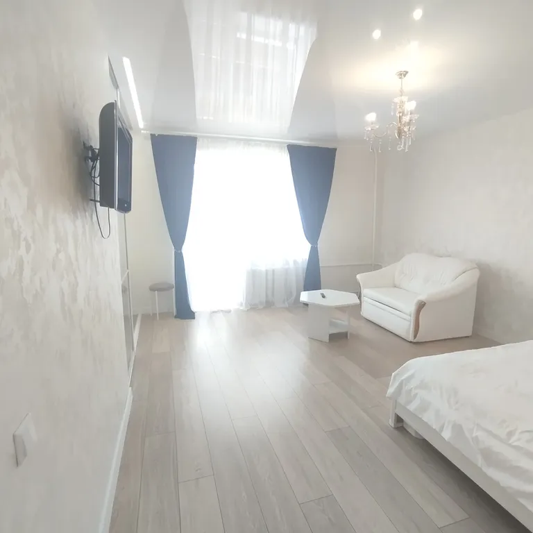 Очень светлая красивая новая квартира в самом центре у площади Победы