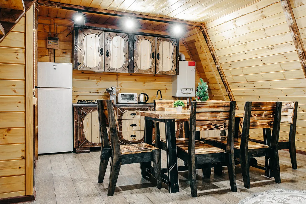 Коттедж в лесу с бассейном