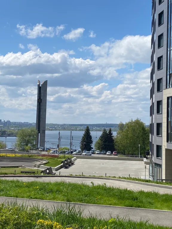 4 Угла: Тот самый ЖК колизей на набережной, М.Горького, 150